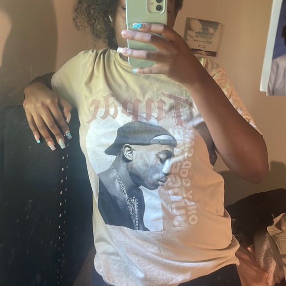 Graphic tee - Picture 2 of 5